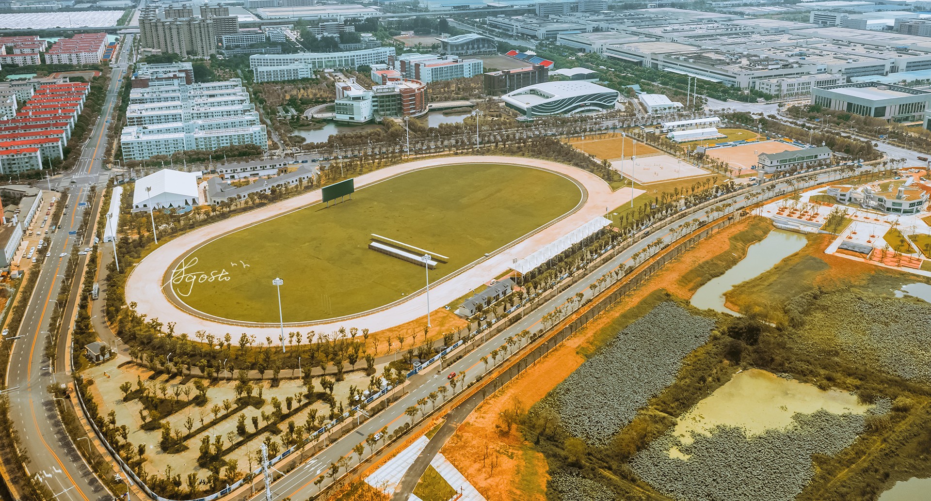 武汉商学院驭马体育公园——2019年第七届世界军人运动会马术比赛场地.jpg