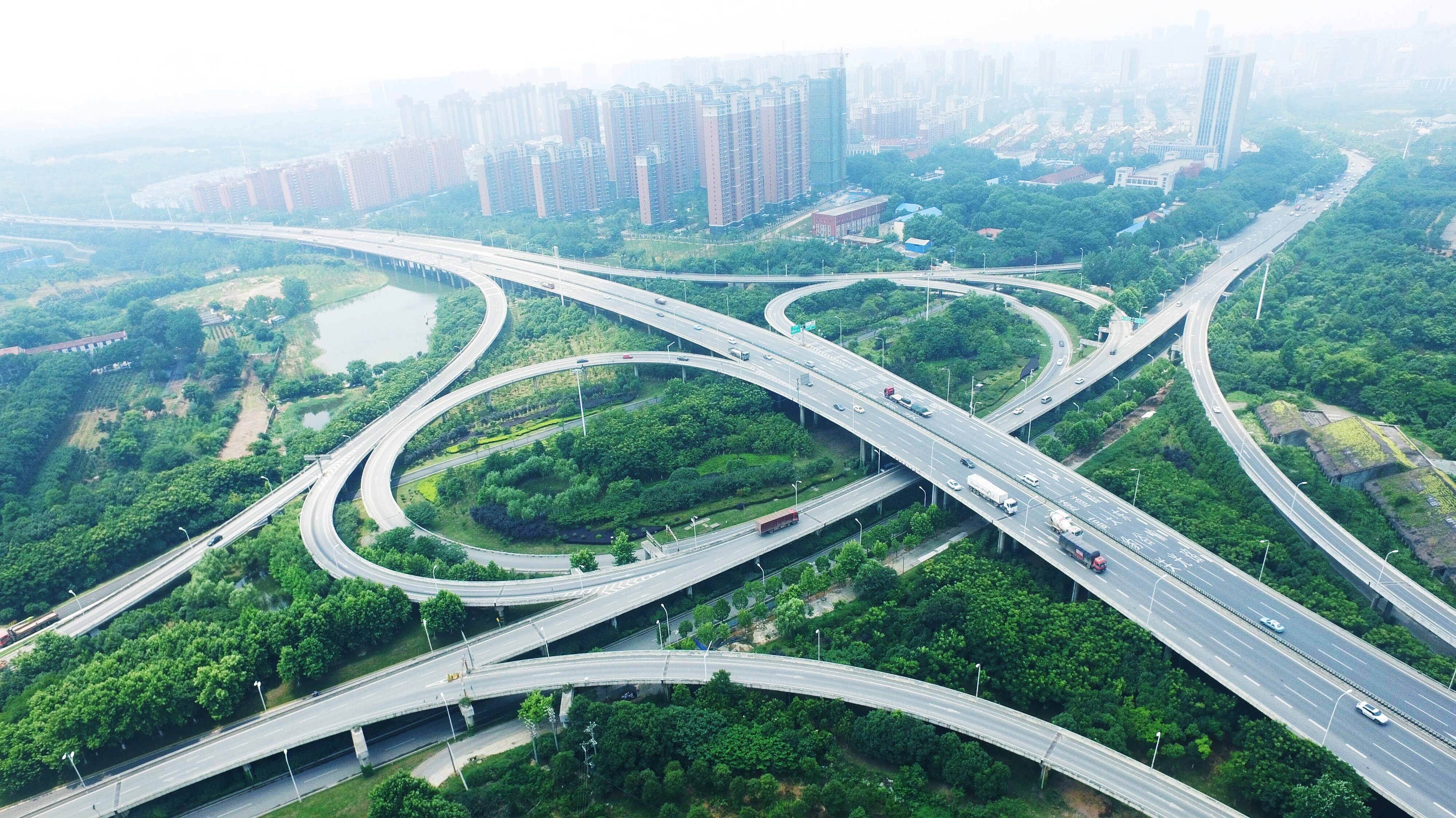 武汉三环东段（青化路立交—老武黄立交）道路工程（中国市*金杯示范工程）.jpg